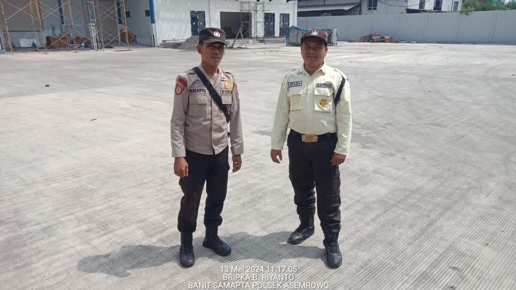 Polsek Asemrowo Cegah Terjadinya Kerawanan 3C Melalui Patroli Keamanan di Pergudangan Injaplas